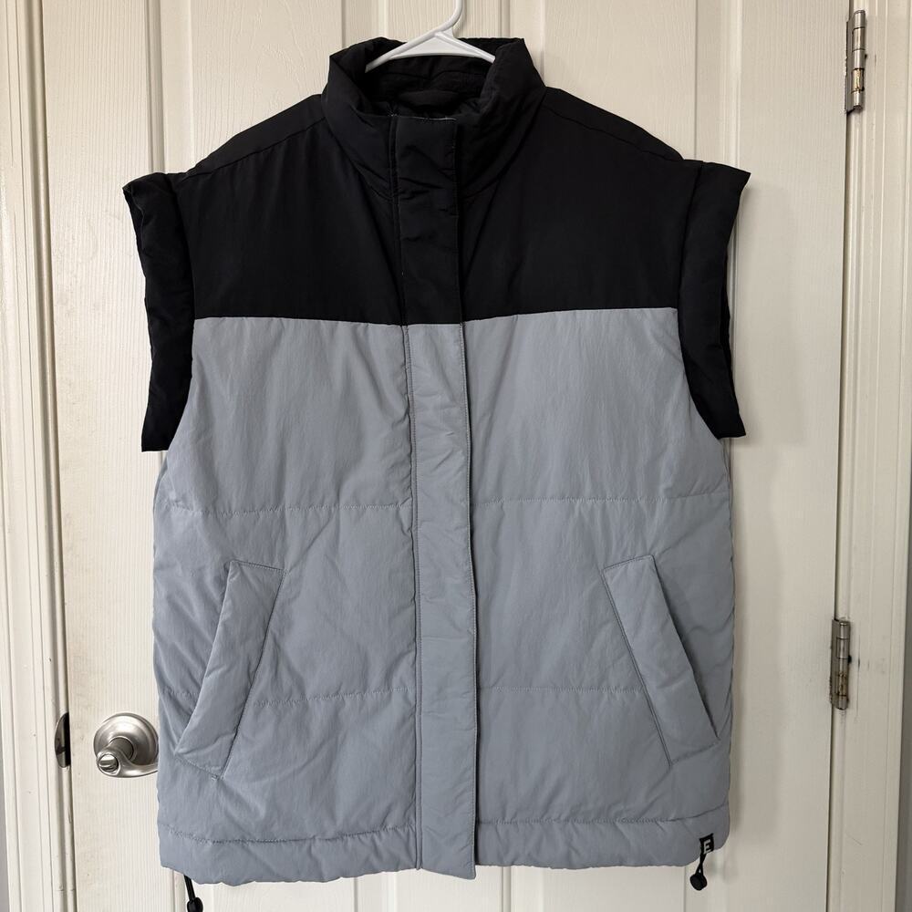 EVERLANE Women's The Renew Vest Size L Cool Grey/Black Colorblock Puffer - Picture 3 of 9
